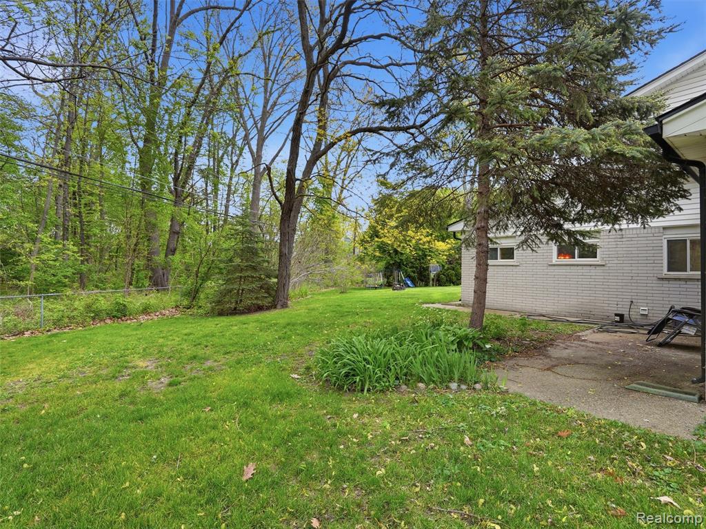 37296 Maple Leaf Court, Clinton Twp, MI 48036 — Photo 64