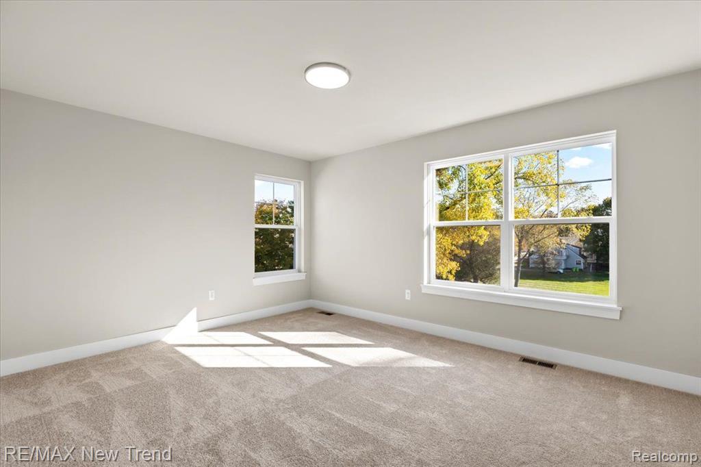 311 CAROLINE Street, Milford, MI 48381 — Photo 42