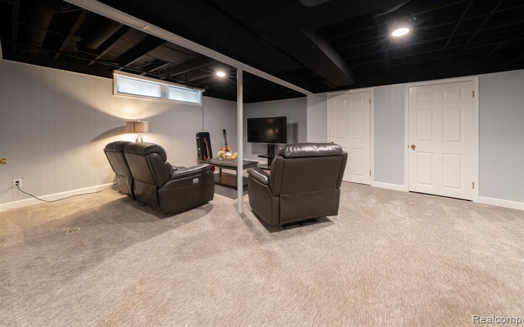 1844 N Pontiac Trail, Walled Lake, MI 48390 — Photo 24