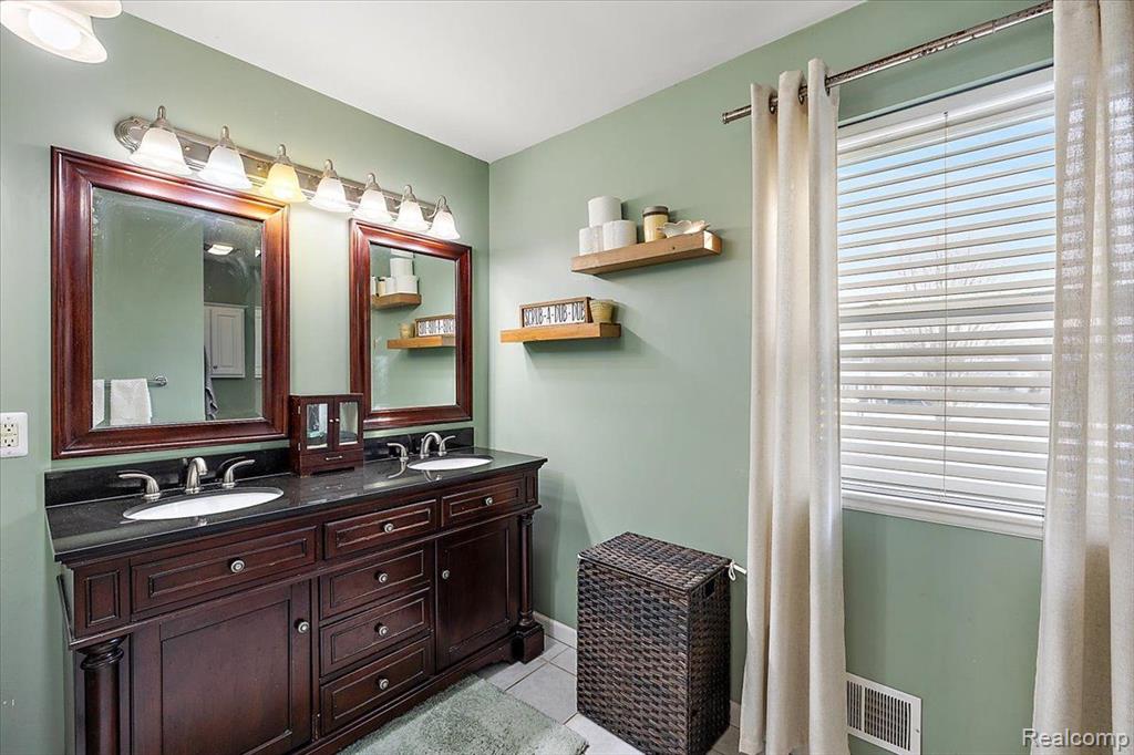 8958 SUNFLOWER, Whitmore Lake, MI 48189 — Photo 36