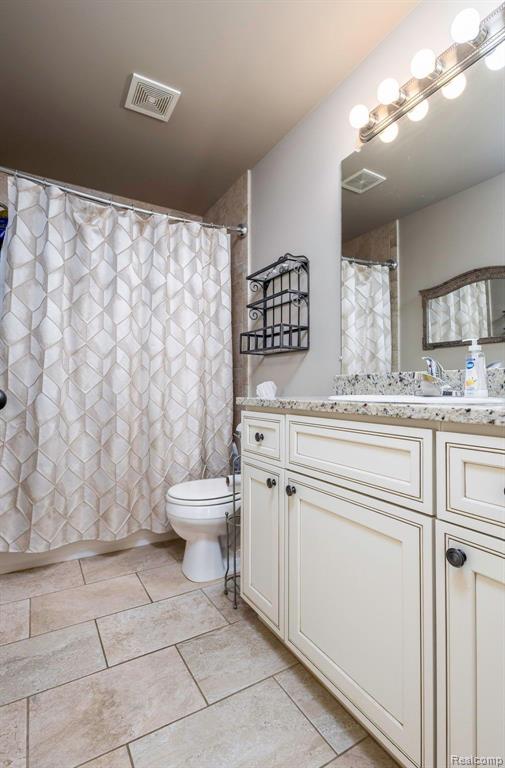 5687 GREGORY Drive, Utica, MI 48317 — Photo 26
