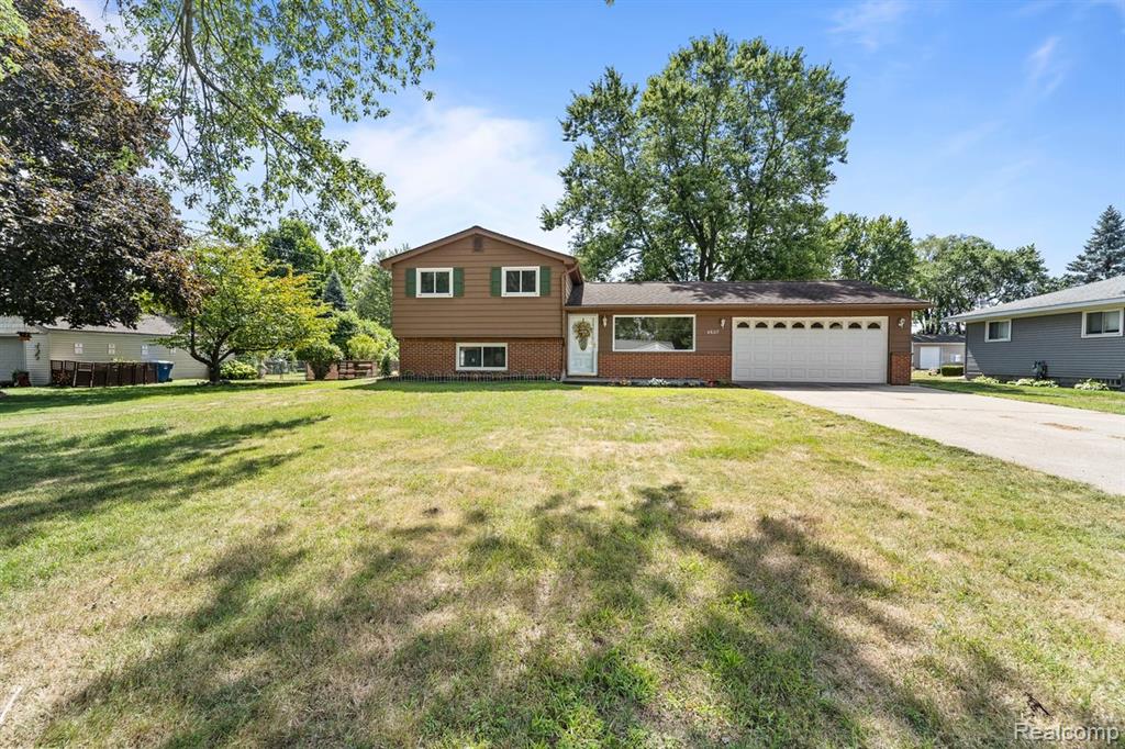 4607 Meigs Avenue, Waterford, MI 48329 — Photo 2