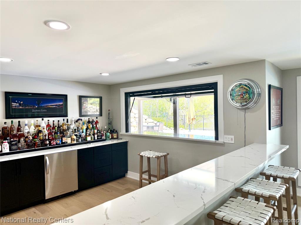 7050 Lake Shannon Court, Fenton, MI 48430 — Photo 38
