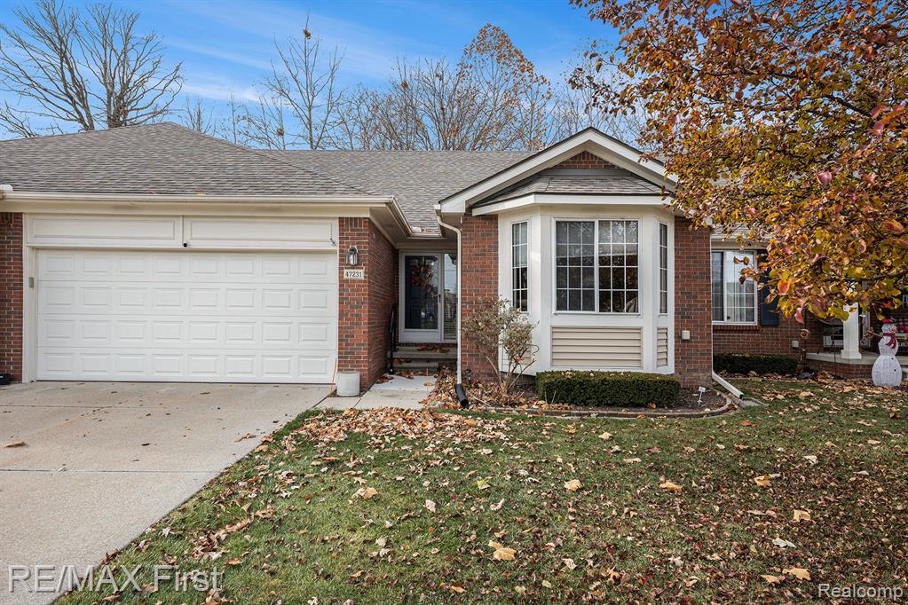 47231 Admirals Cove Lane, Chesterfield, MI — Photo 2