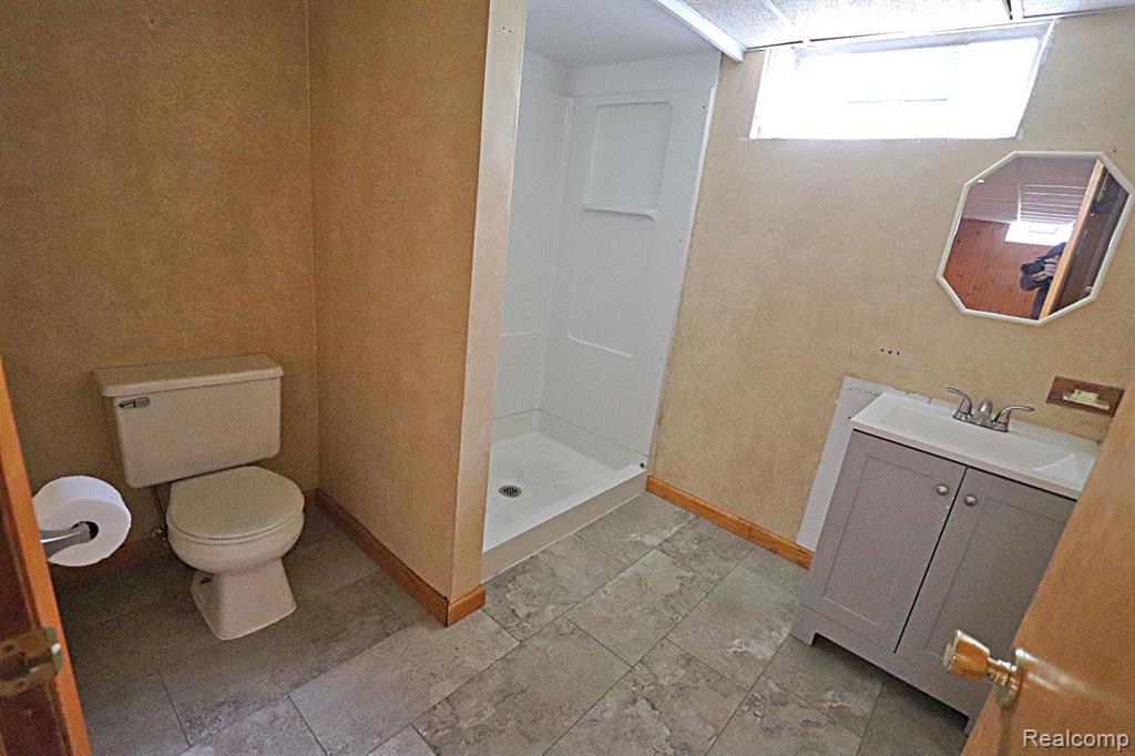 9929 DEERING Street, Livonia, MI 48150 — Photo 30