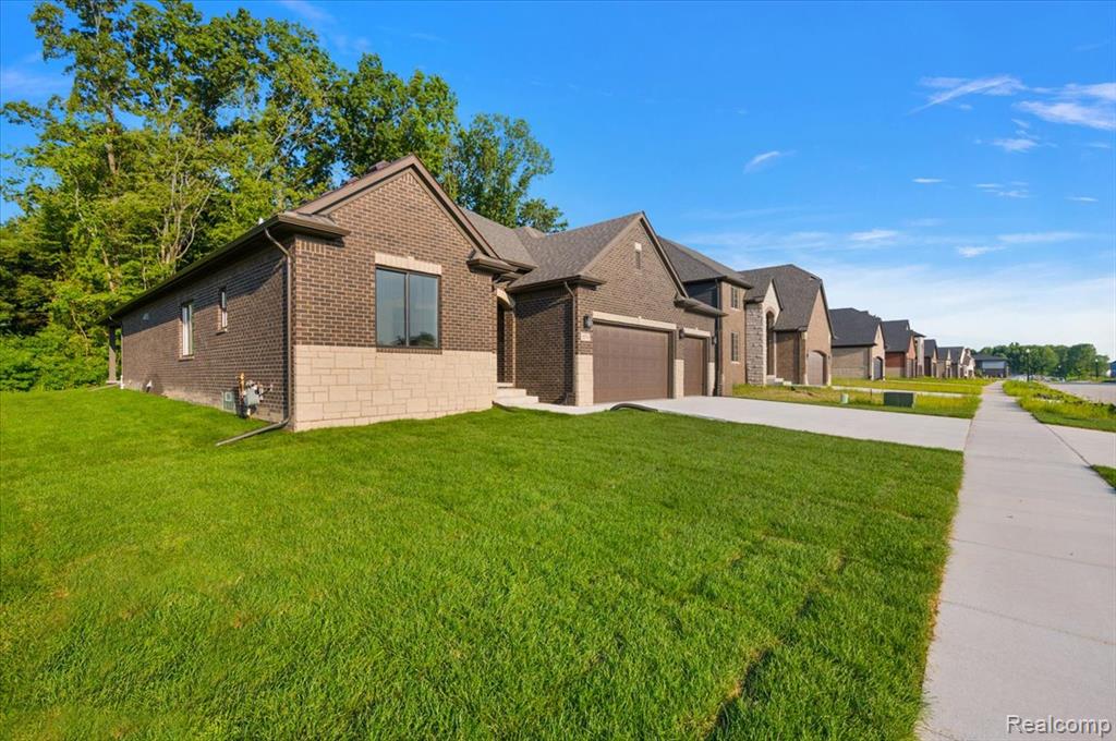50798 Mistwood Drive, Macomb, MI 48042 — Photo 7