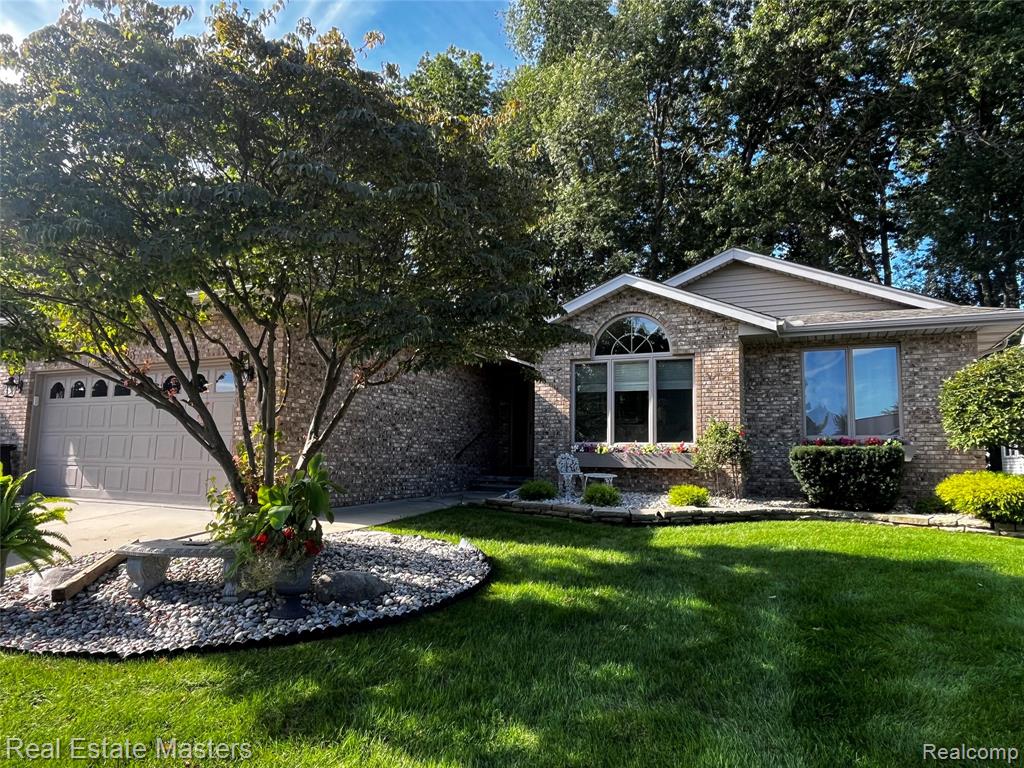3923 Oak Hills Circle, Port Huron, MI 48060