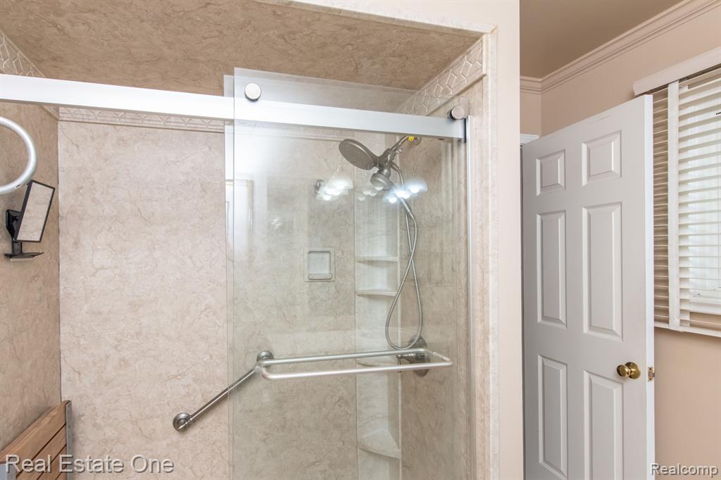 5201 CROWFOOT Drive, Troy, MI 48085 — Photo 51