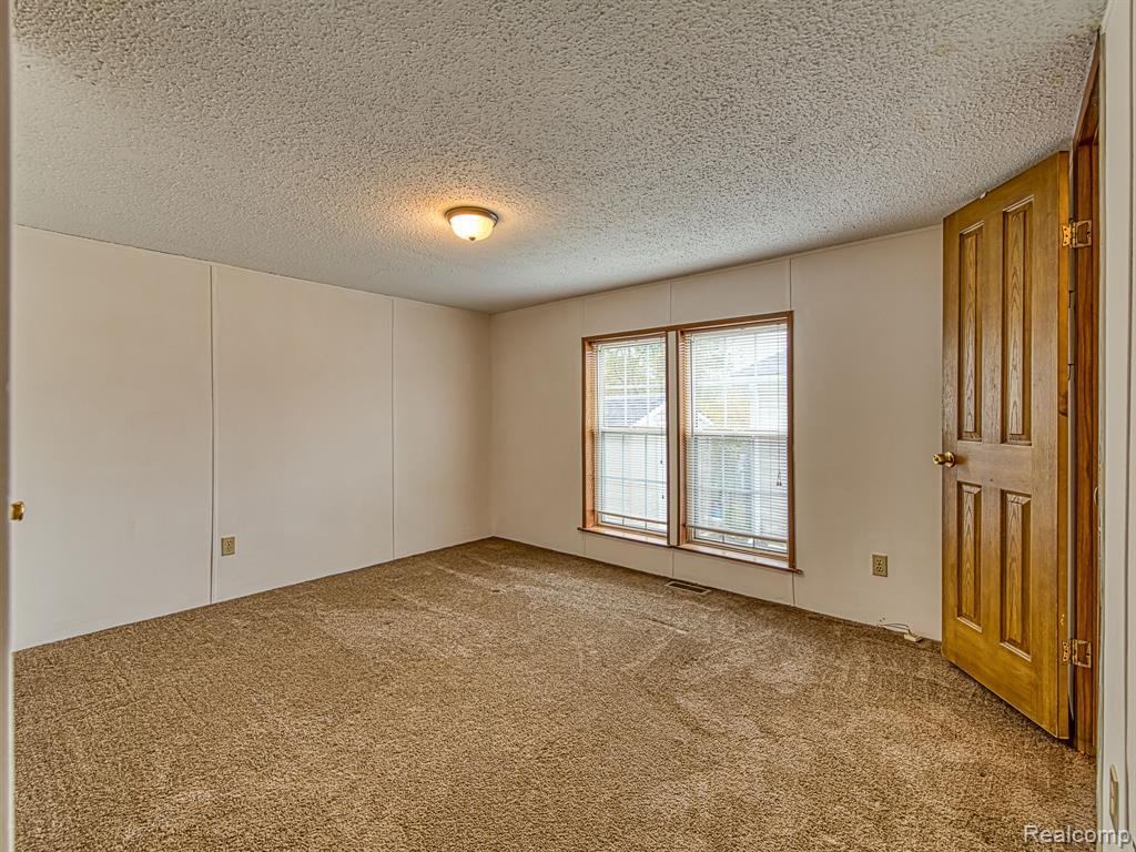 13749 Heritage Street, Carleton, MI 48117 — Photo 23