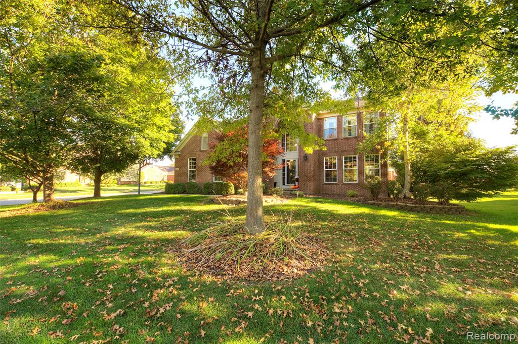 702 Westhills Drive, South Lyon, MI 48178 — Photo 4