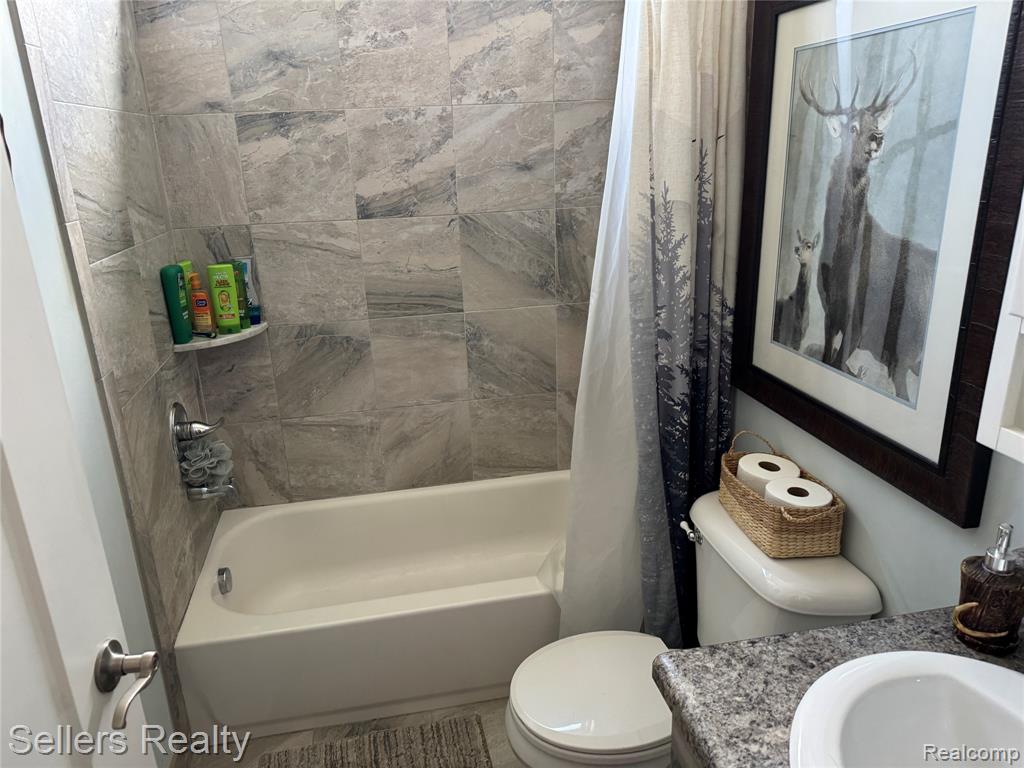 7237 River Rock Drive, Davison, MI 48423 — Photo 13