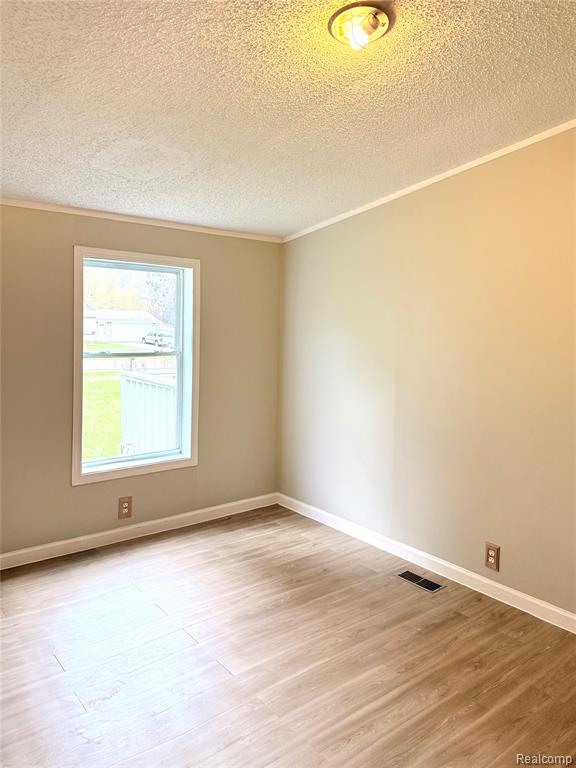 7033 E Mount Morris Road, Otisville, MI 48463 — Photo 9