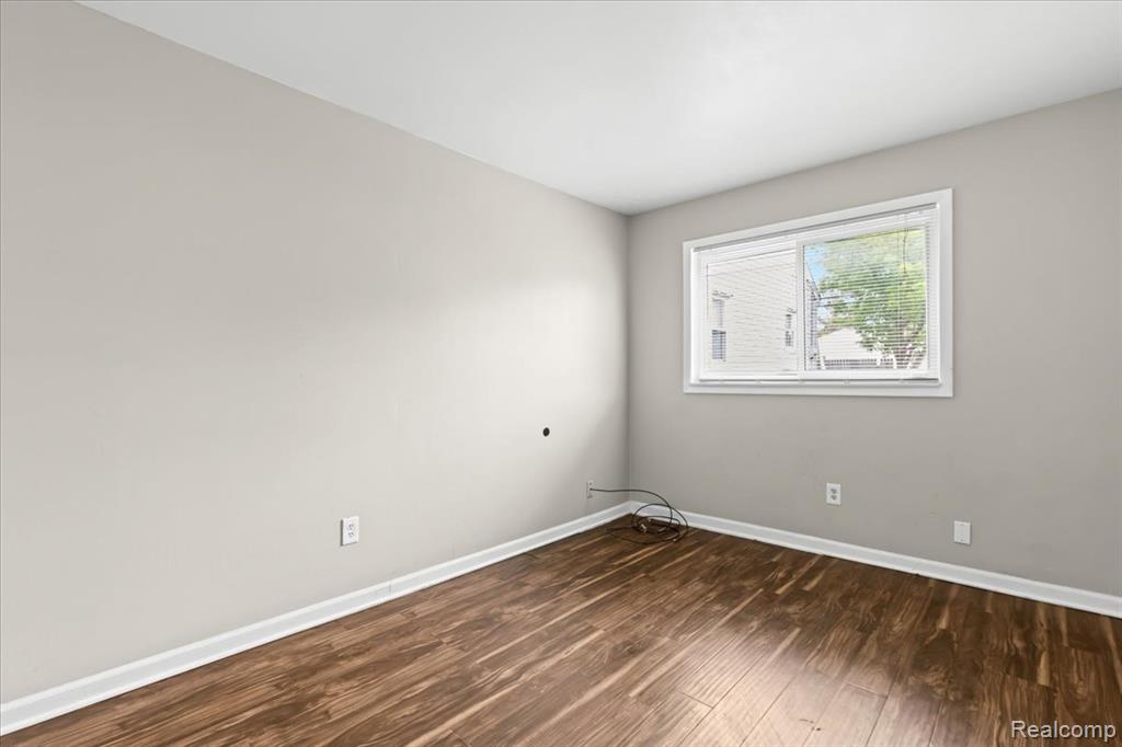 8111 Timken Avenue, Warren, MI 48089 — Photo 10