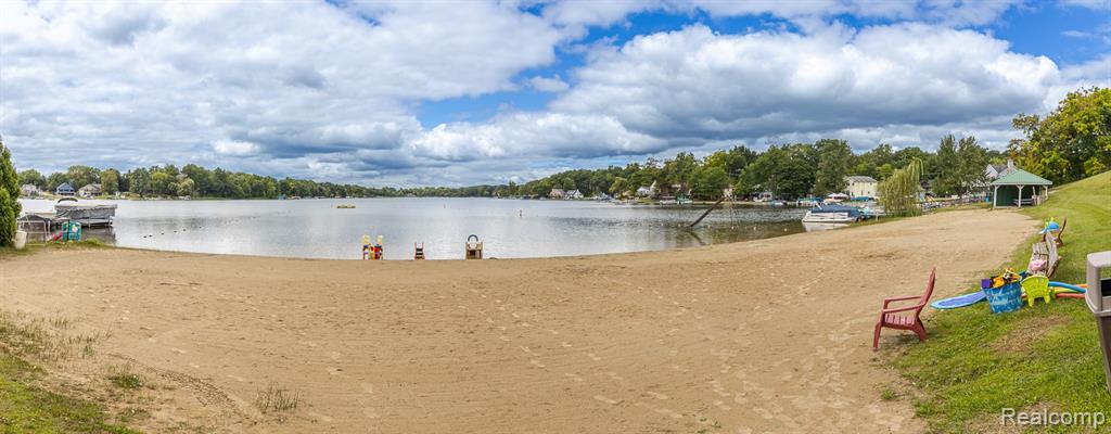 948 McClellan Street, Lake Orion, MI 48362 — Photo 34