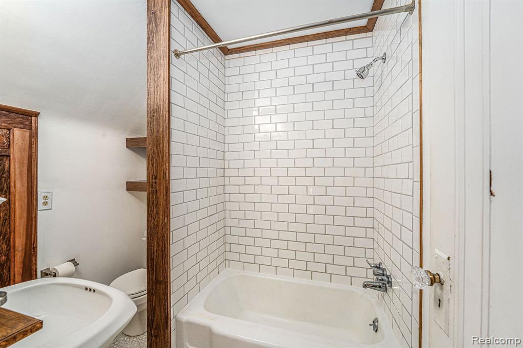 482 W IROQUOIS Road, Pontiac, MI 48341 — Photo 10