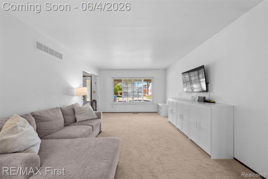 26376 Lawrence Drive, Dearborn Heights, MI 48127 — Photo 31