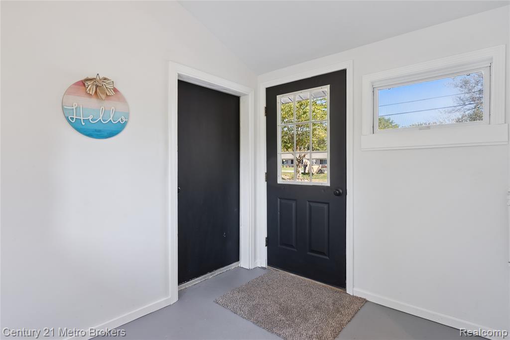4379 Tillie Drive, Flint, MI 48504 — Photo 15
