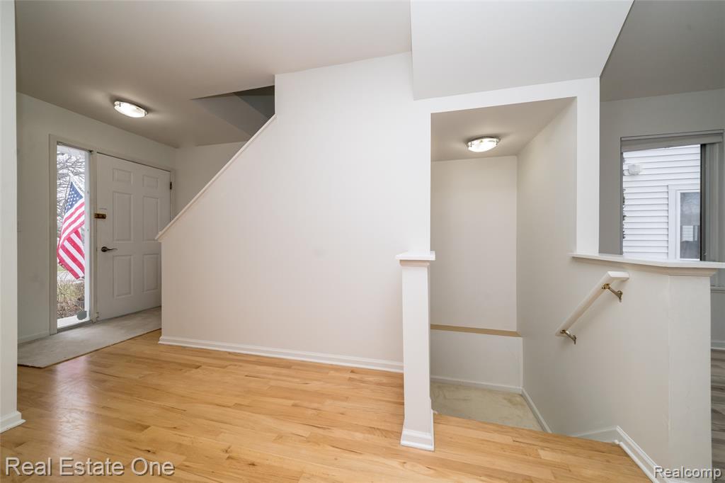 24099 Tana Court, Farmington, MI 48335 — Photo 12