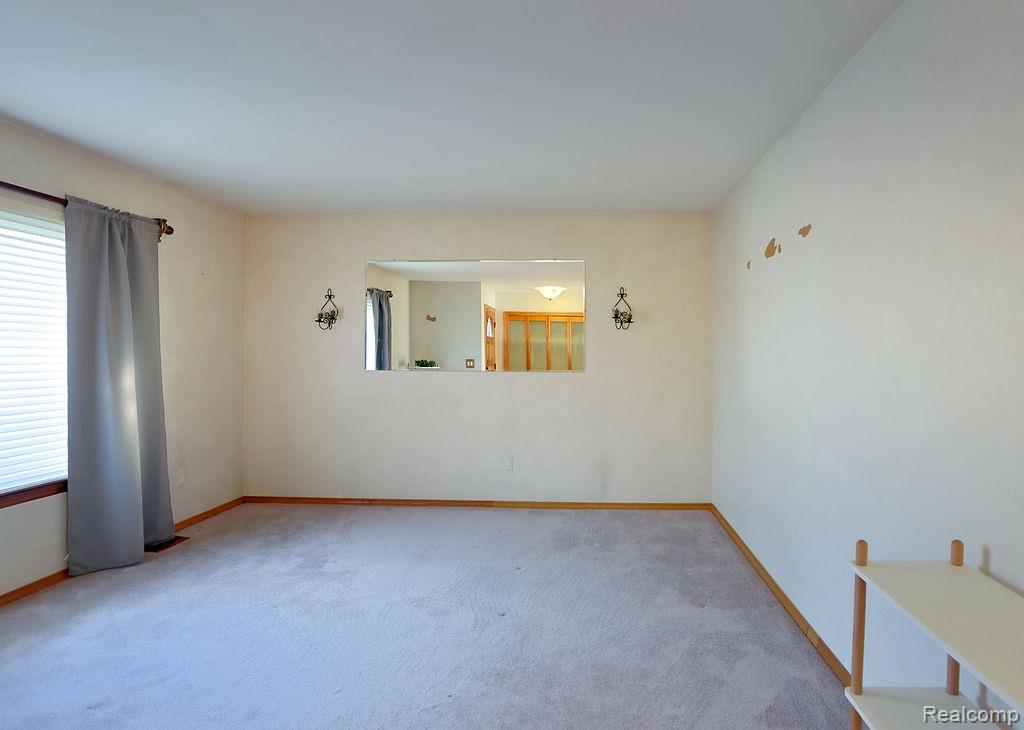 43428 Hartwick Drive, Sterling Heights, MI 48313 — Photo 9