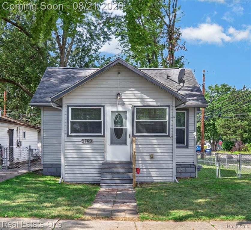 5749 Wilmer Street NW, Westland, MI