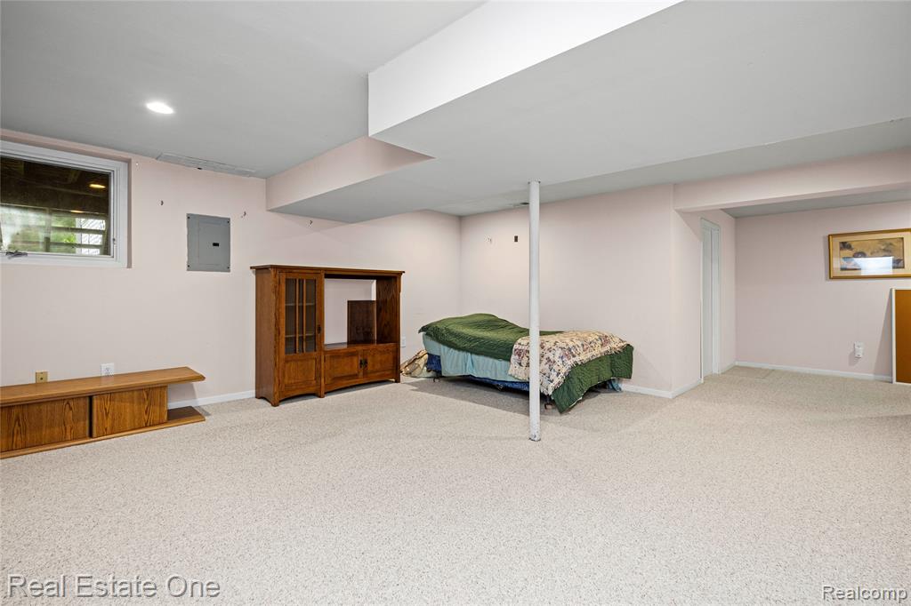 4642 Ponderosa Street, Commerce Twp, MI 48382 — Photo 34