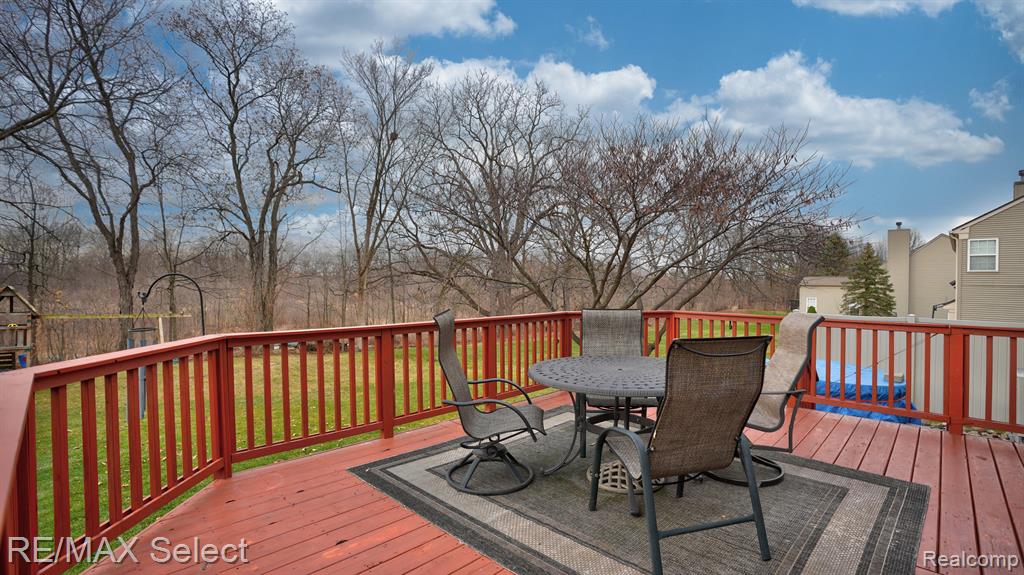 9170 Liverpool Court, Grand Blanc, MI 48439 — Photo 4