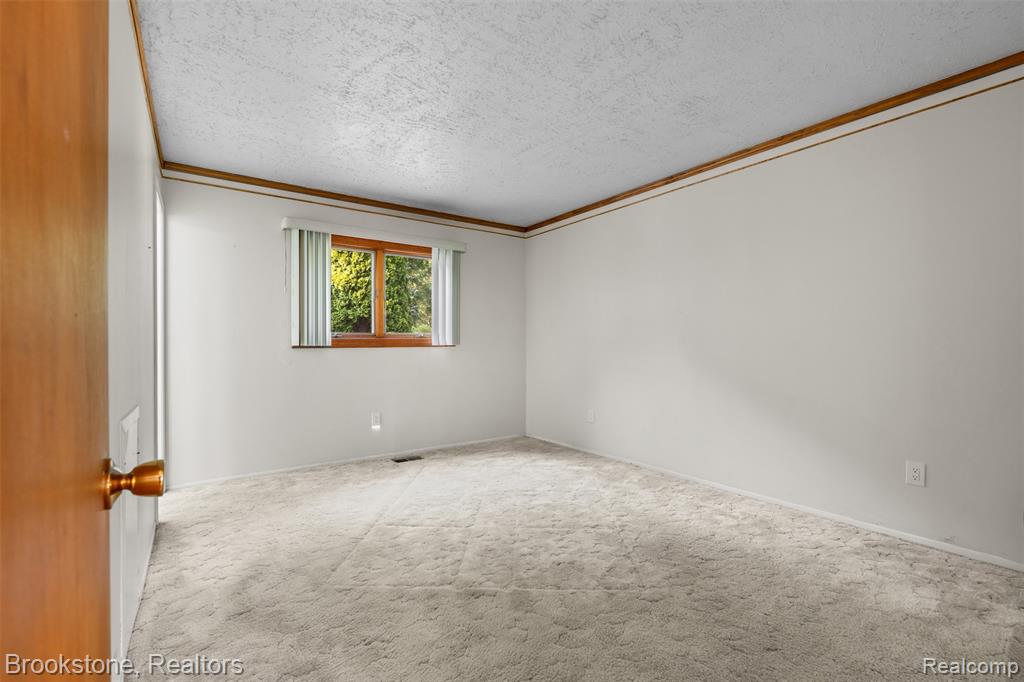 5315 Plymouth Street, Sterling Heights, MI 48310 — Photo 30