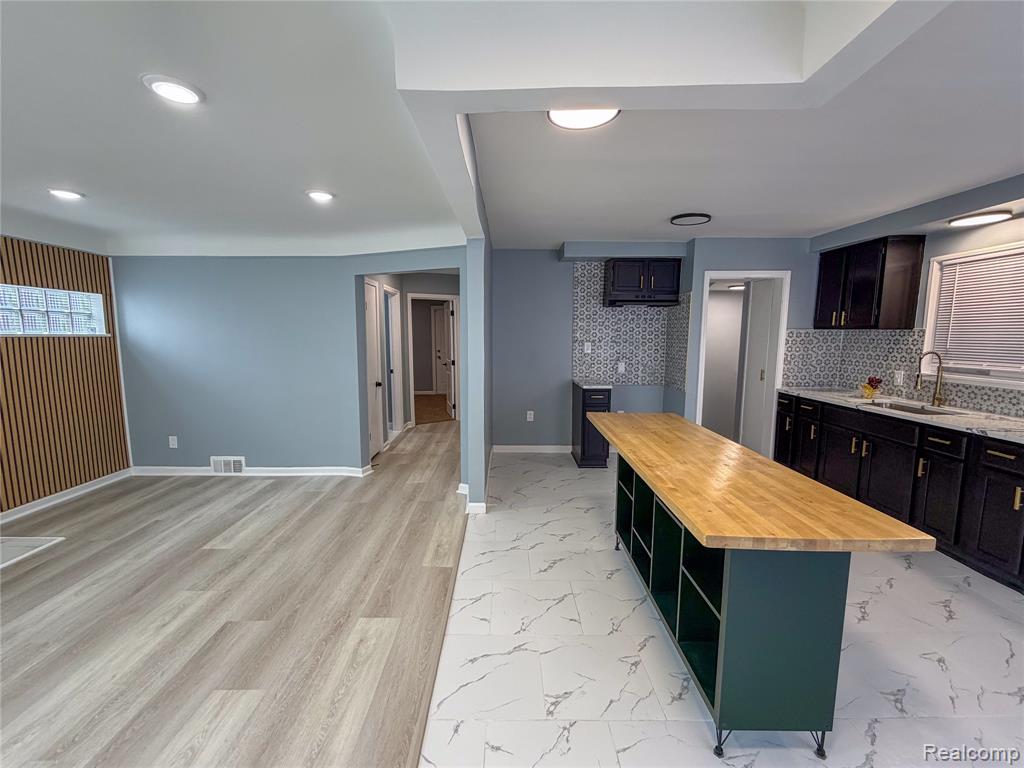 19009 Ashton Avenue, Detroit, MI 48219 — Photo 5