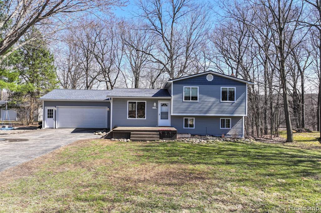 2186 Landmark Drive, Lapeer, MI 48446 — Photo 17