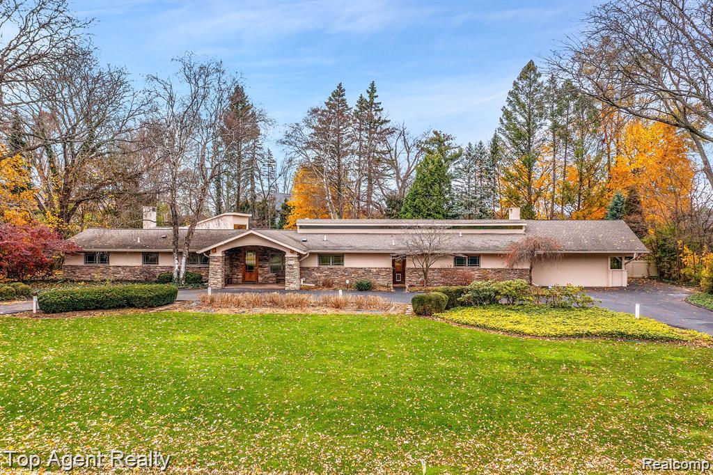 5760 SNOWSHOE Circle, Bloomfield Hills, MI