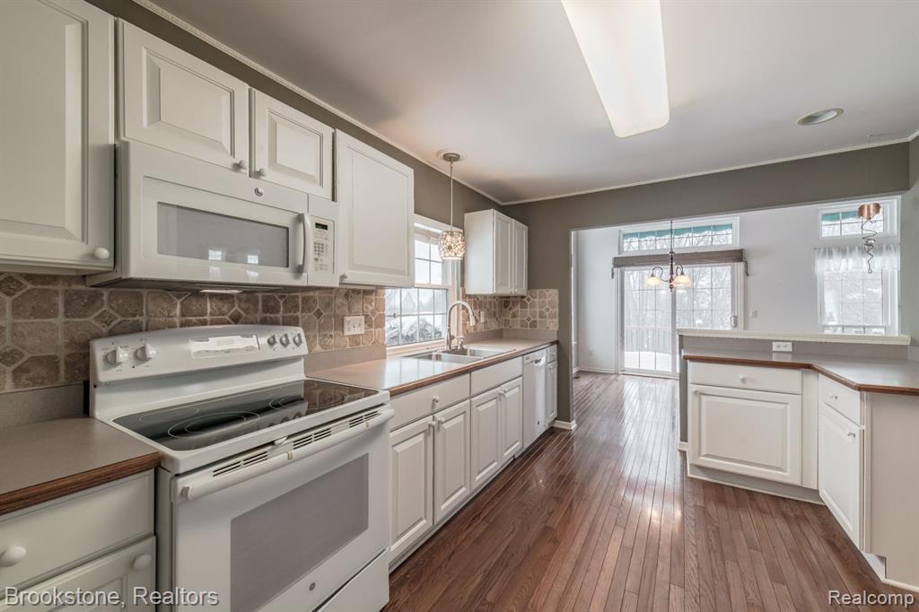 6462 Heron Park Way, Clarkston, MI — Photo 13
