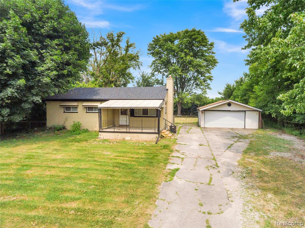 21011 Kemp Street, Clinton Twp, MI 48035