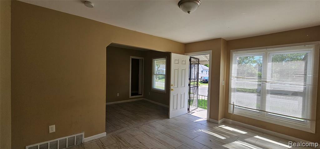 8095 Roselawn Street, Detroit, MI 48204 — Photo 6