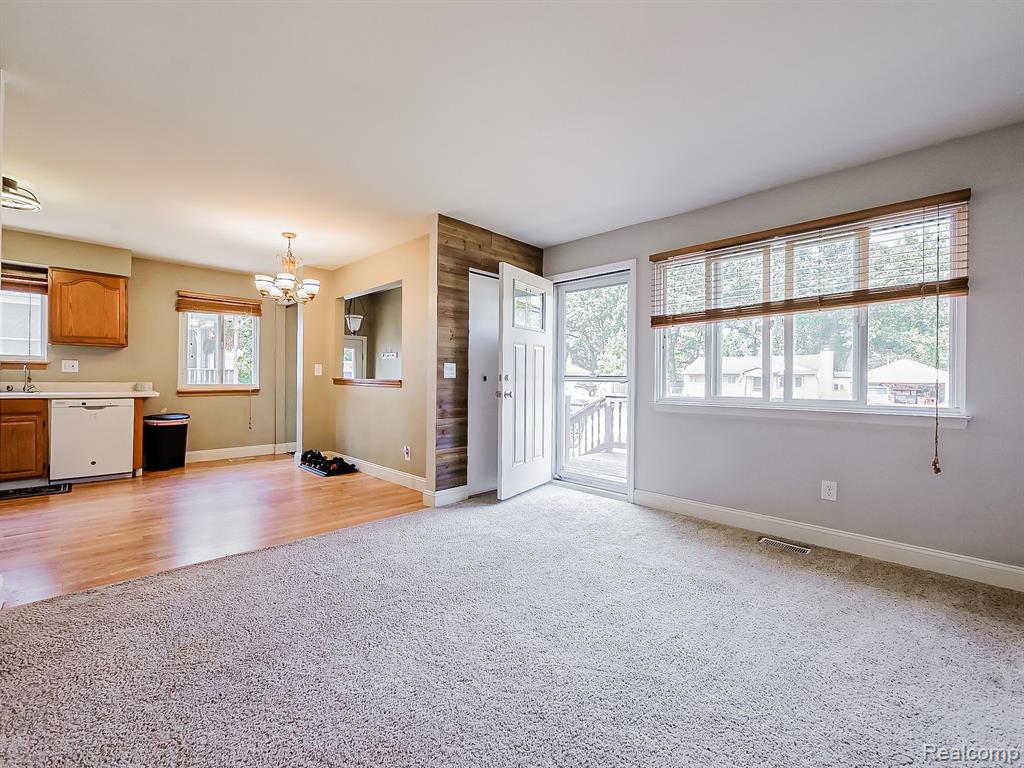853 ADELAIDE Drive, Wolverine Lake, MI 48390 — Photo 4