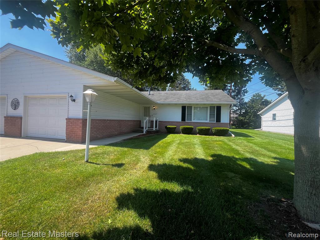 3549 HOLLAND PARK LANE, 2, Port Huron, MI 48060