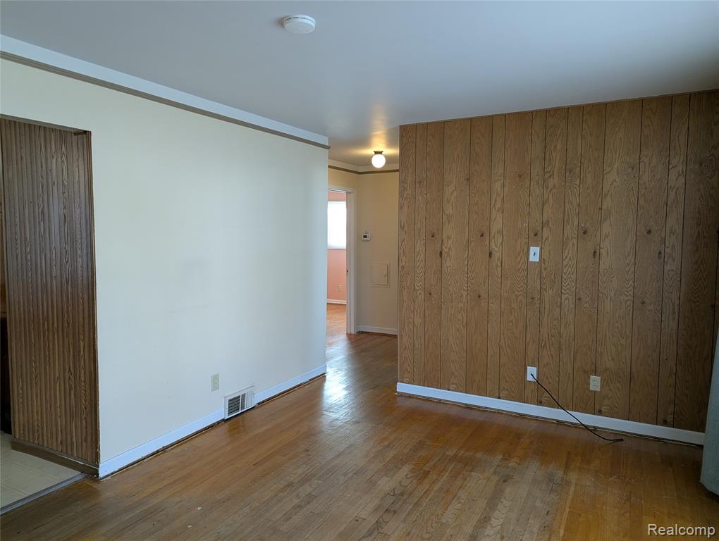 980 Radcliff Street, Garden City, MI — Photo 7