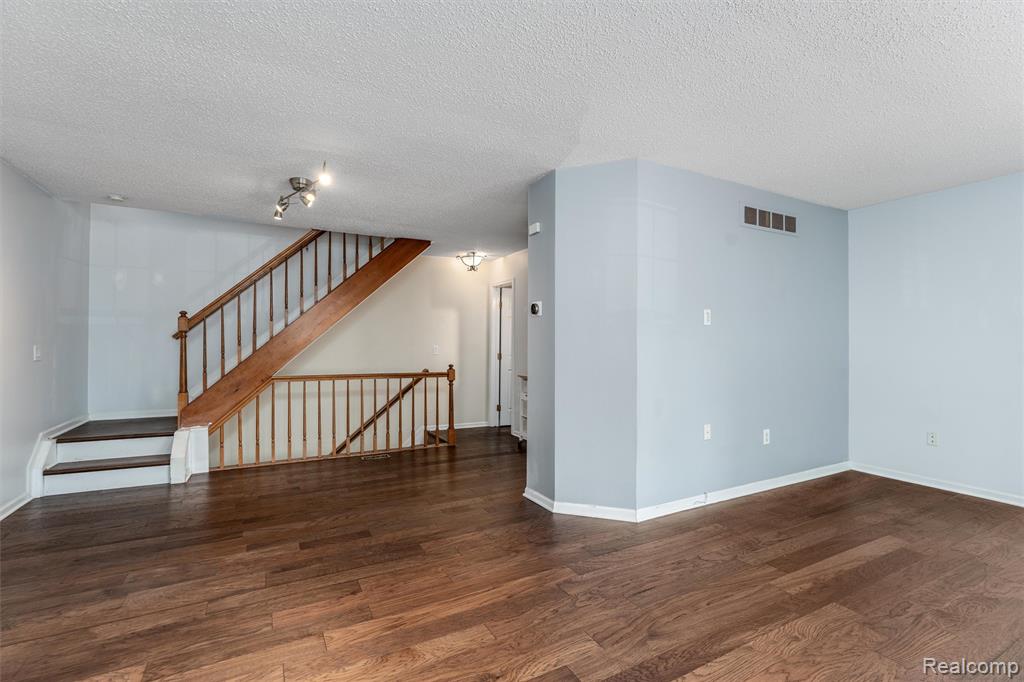 42253 Old Pond Circle, Plymouth, MI 48170 — Photo 4