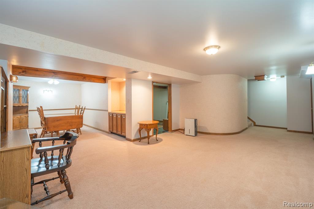 8341 Clay Court, Sterling Heights, MI 48313 — Photo 16