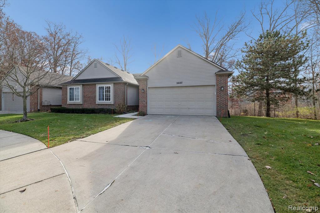 2607 S Moonglow Court, 35, Hartland, MI 48353 — front exterior