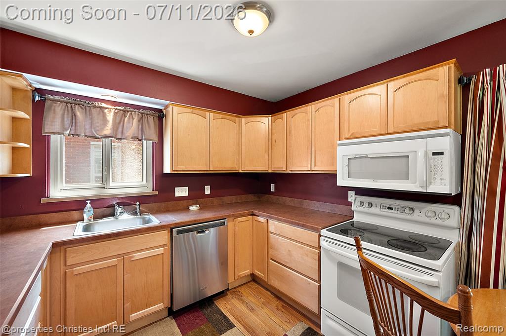 9961 Merriman Road, Livonia, MI 48150 — Photo 8