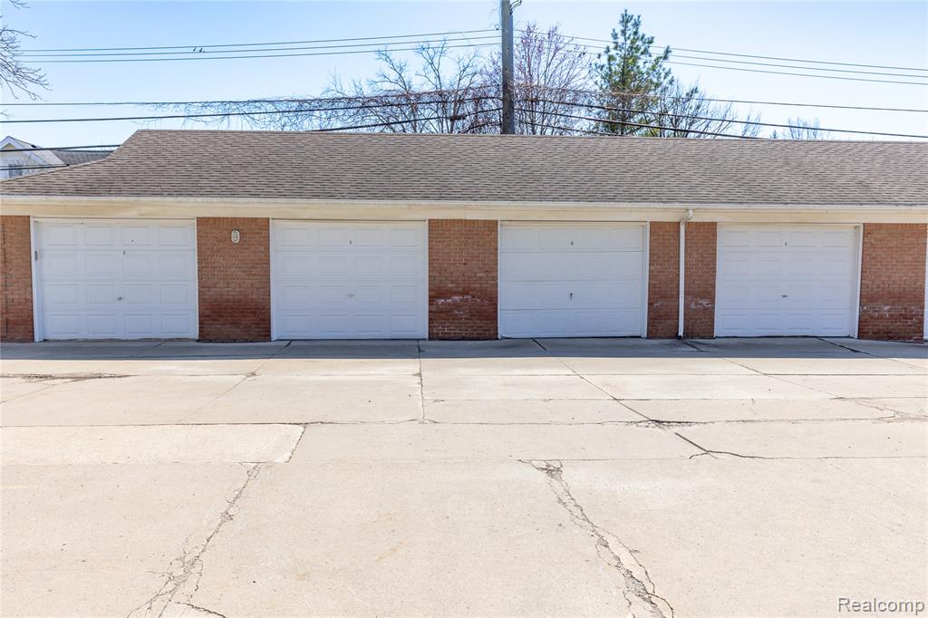 8187 Grays Drive, B7, Grosse Ile, MI 48138 — Photo 29