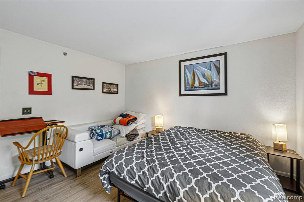 15240 Silver Parkway, APT 306, Fenton, MI 48430 — Photo 16