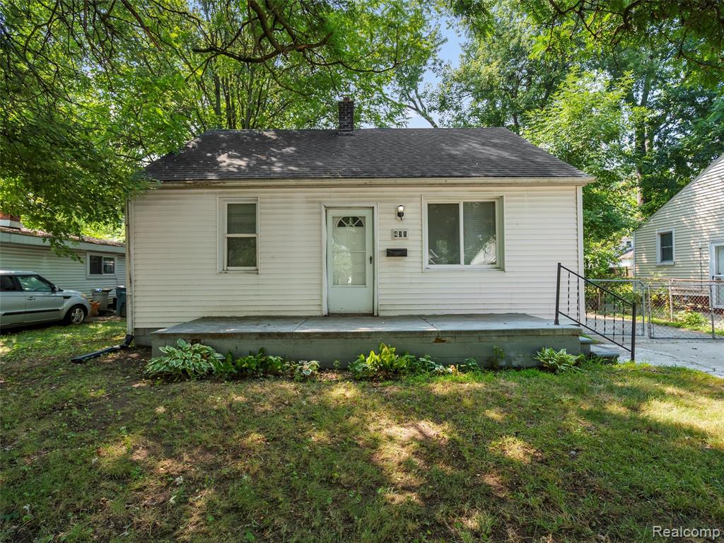 431 W Madge Avenue, Hazel Park, MI 48030 — front exterior
