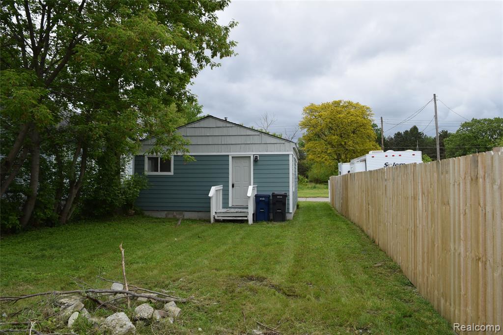 821 Vermilya Avenue, Flint, MI 48507 — Photo 8