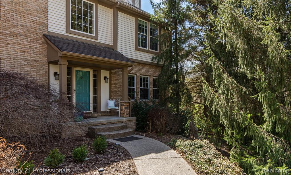5492 E Alyssa Court, White Lake, MI 48383 — Photo 6