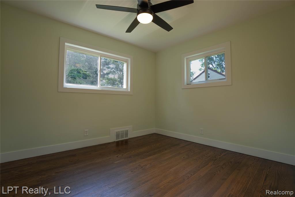 19412 Gaylord, Redford, MI 48240 — Photo 14