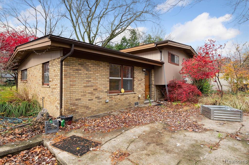 8537 Moms Drive, Belleville, MI 48111 — Photo 34