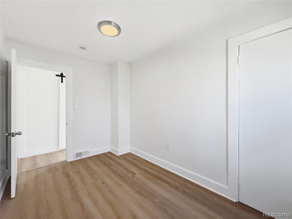 41 W George Avenue, Hazel Park, MI 48030 — Photo 25