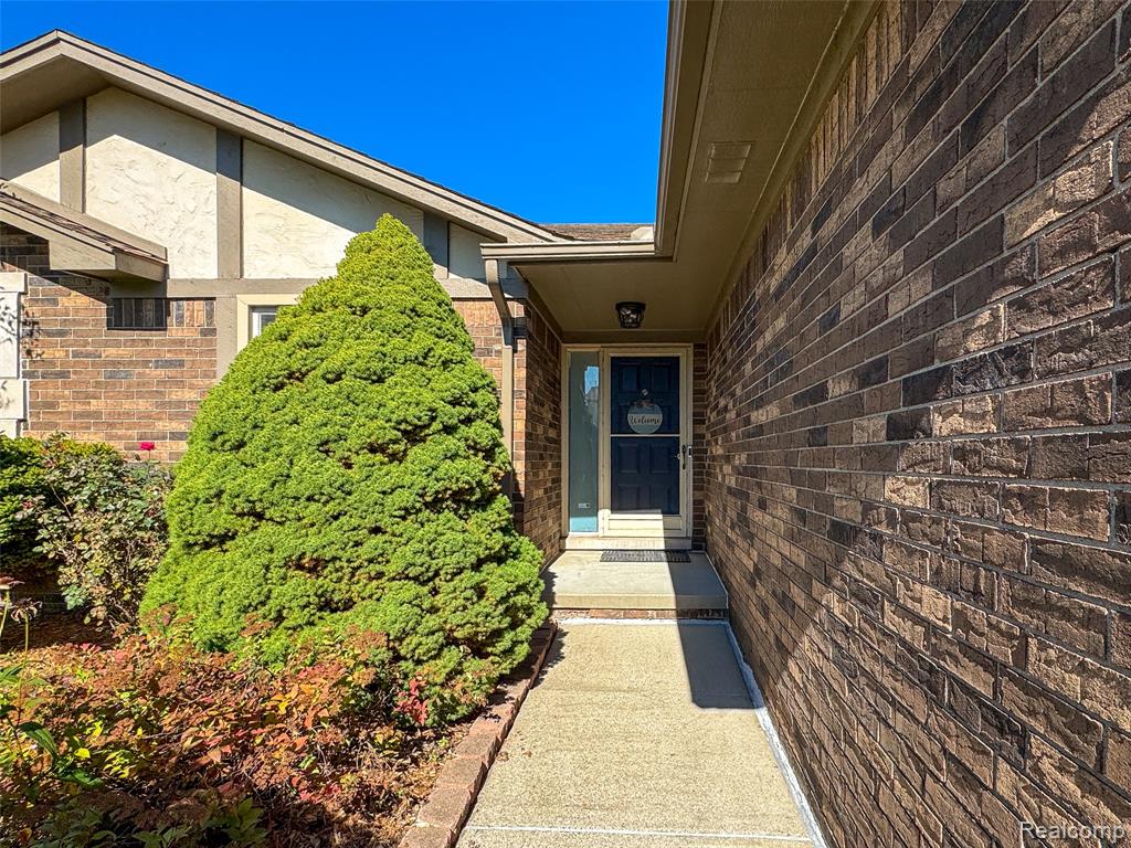 4231 Chris Drive, Sterling Heights, MI 48310 — Photo 4