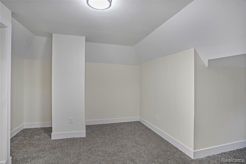 427 Melbourne, Detroit, MI 48202 — Photo 22